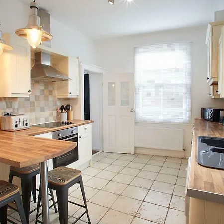 Host & - Windsor 펜션 솔트번바이더씨