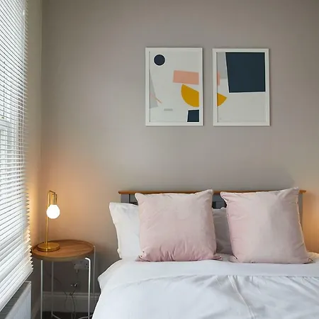 Host & - Windsor סולטברן-ביי-דה-סי